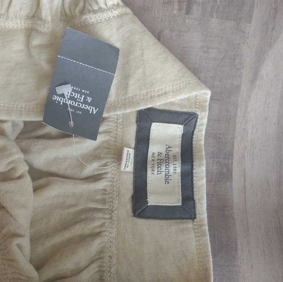 New with Tags A&F Stretch Skirt XSmall - Picture 13 of 14